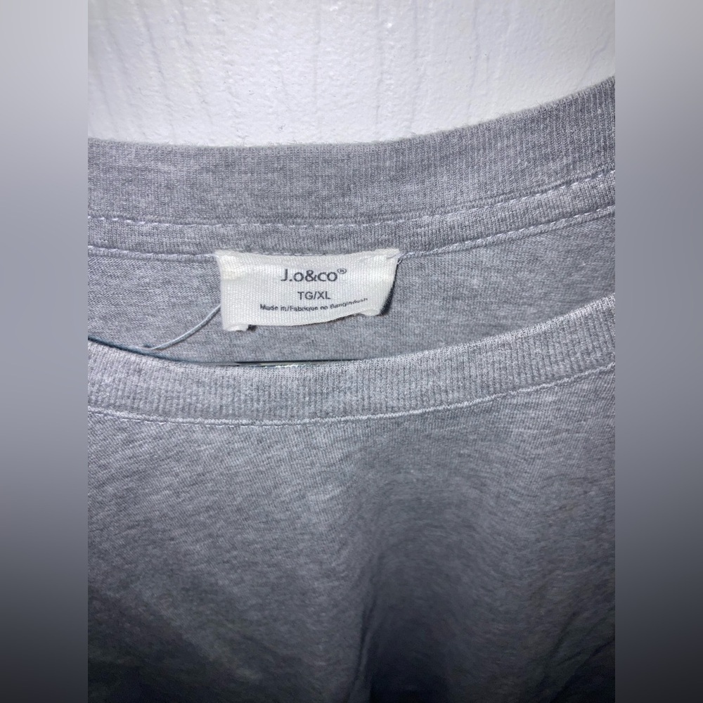 J.o&co Gray Cropped Short Sleeve Top